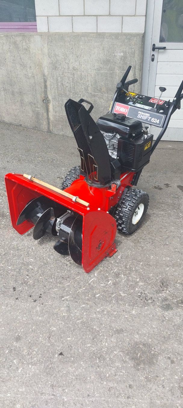 Toro Tutte le macchine: Schneefräse Toro – Usato da Grindelwald venduto da RotheneggGarage