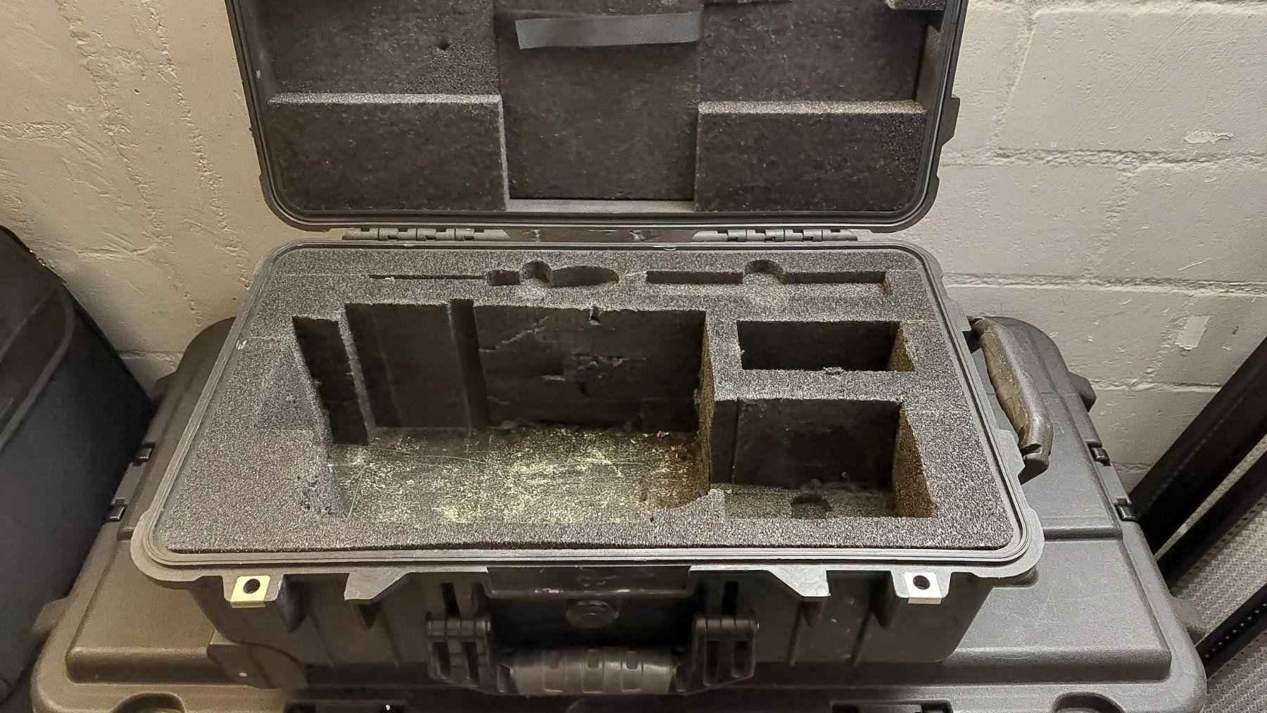 Peli Valigie: Peli Case 1510 - Gross auf Rollen – Usato da Rheineck venduto da FMPTV 3