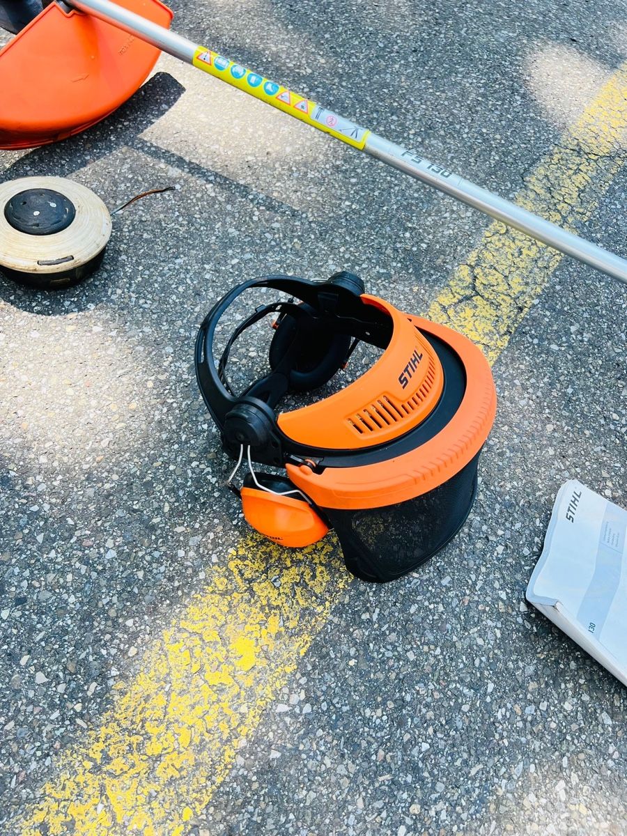Stihl Tutti gli attrezzi: Rasentrimmer Stihl FS 130 Profi – Usato da Urdorf venduto da mas_5wfz 4