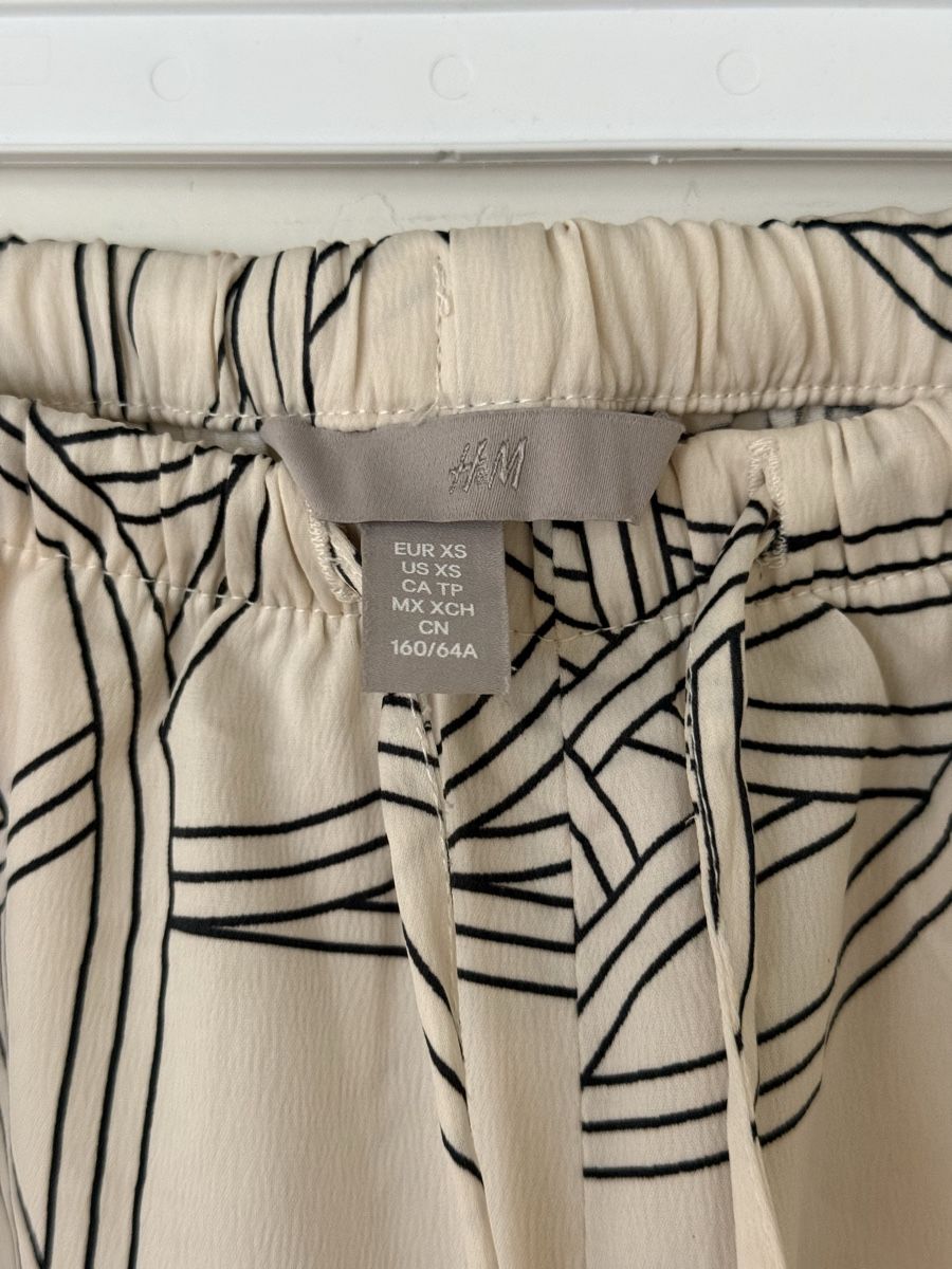 H&M Pantalons: Pantalon crème  – D'occasion à Monthey par sen_6ckr 3