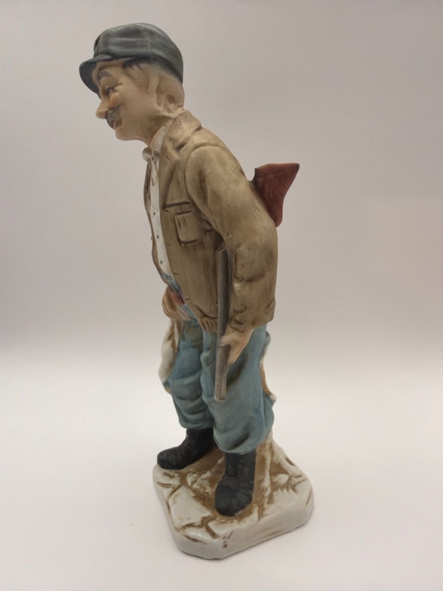 Statuette: Keramik Figur Jäger mit Schrotflinte und Hase – Usato da Kloten venduto da Eleanor82 1