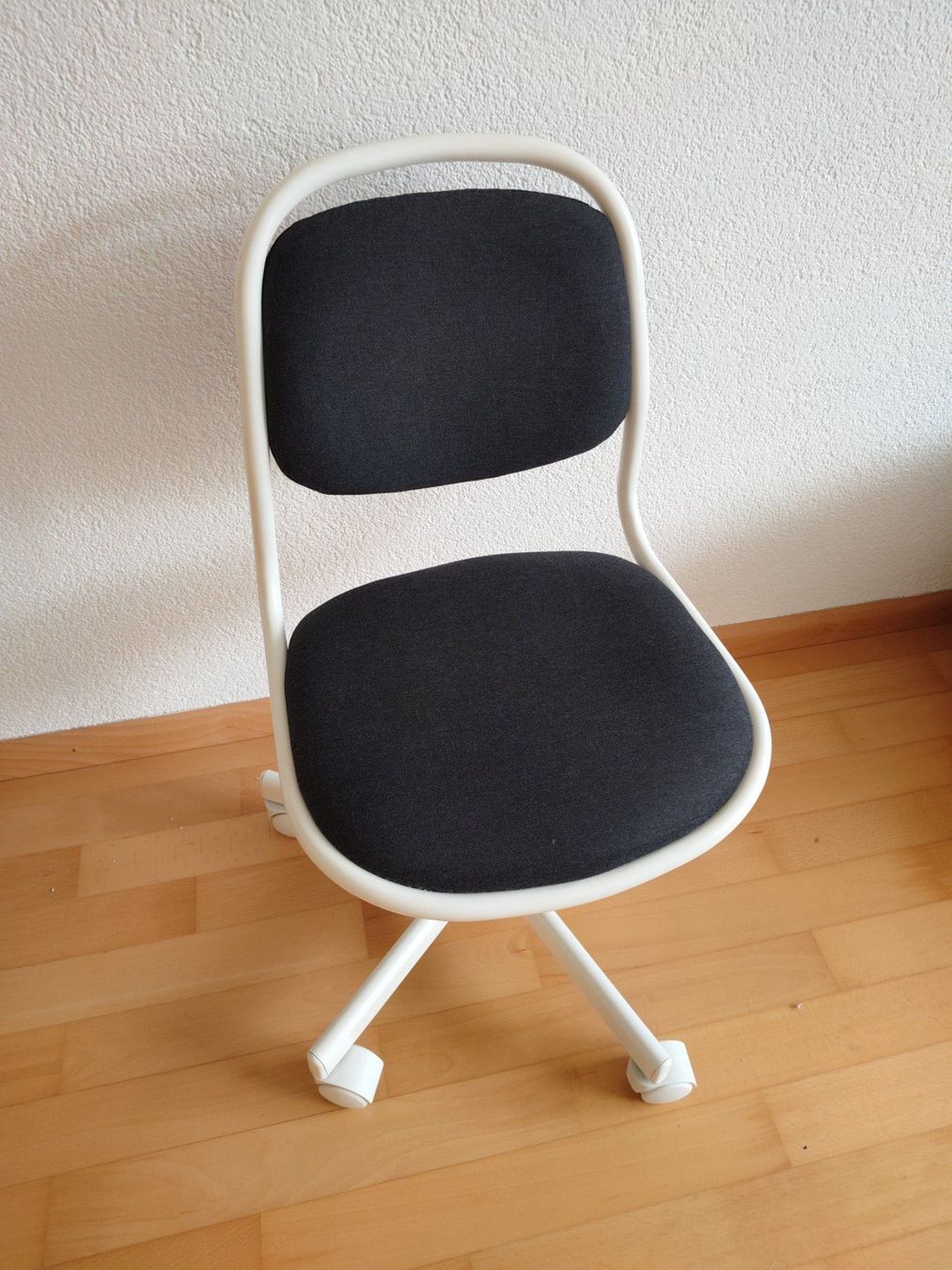 Ikea Chaises: Kinder-Bürostuhl Örfjell – D'occasion à Binningen par cullera2