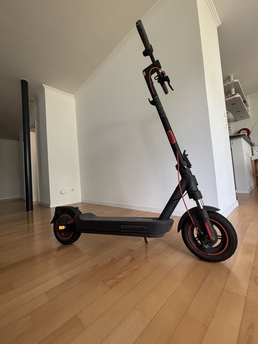 Scooter: Xiaomi Mi Electric Scooter Pro 2 Max good condition – Usato da Bülach venduto da eleni.anna 5