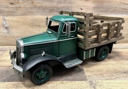 Farm-Pickup Truck aus Blech