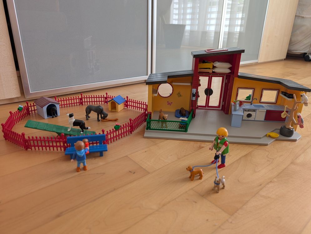 PLAYMOBIL City Life 9275 Hotel De Mascotas - Juego De 154 Piezas Con Figuras, Animales Y Accesorios, Para Niños Desde 4 Años