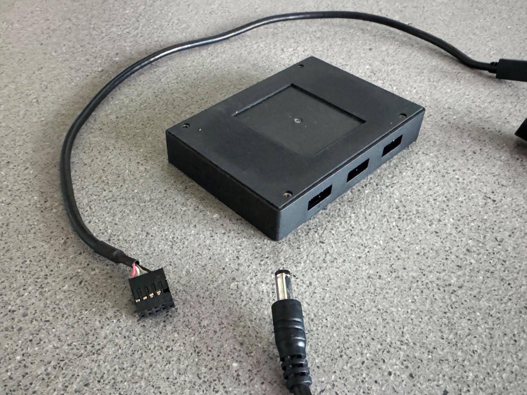 Razer Custodie: Razer Addressable RGB Controller ARGB – Usato da Luzern venduto da DarthYodus 2