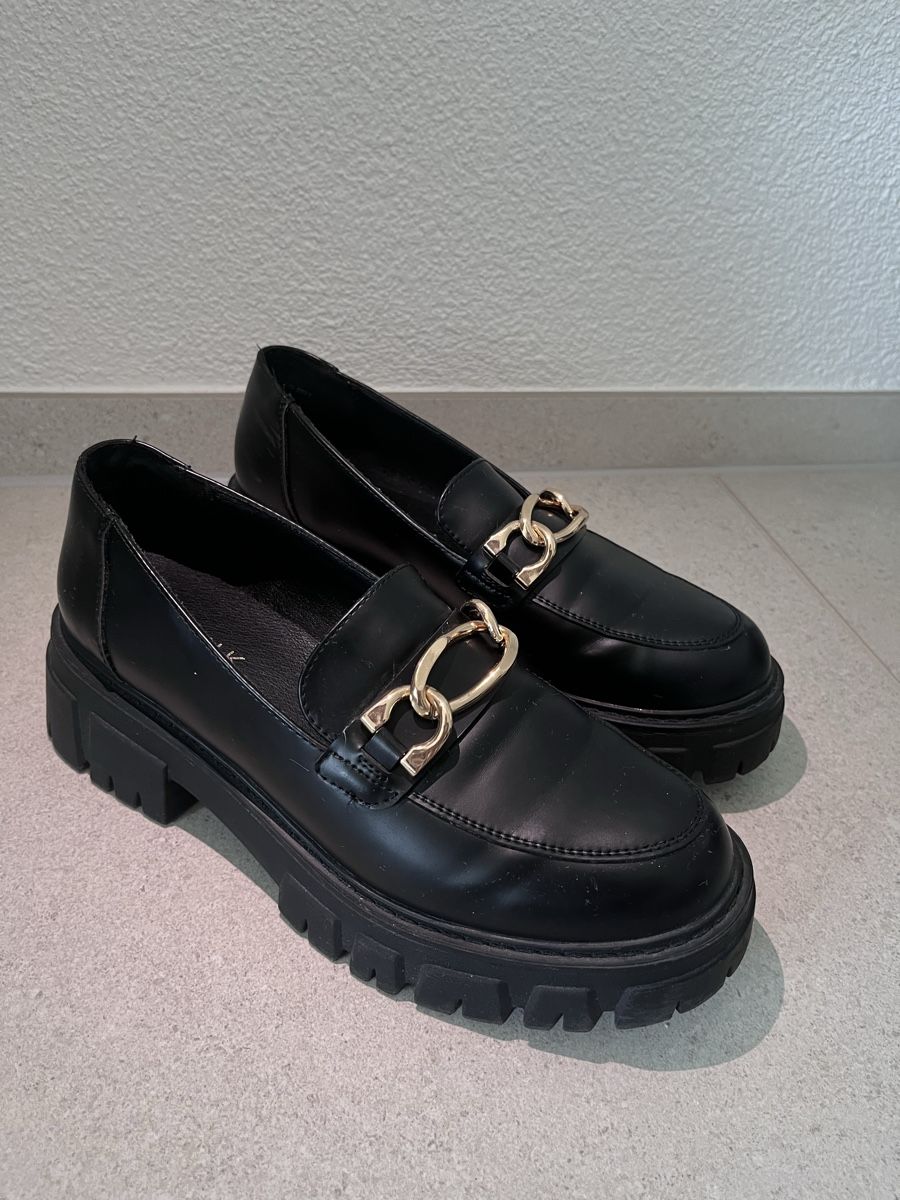 Damenschuhe: Schuhe Loafer schwarz – Gebraucht aus Bünzen von car_j9ph