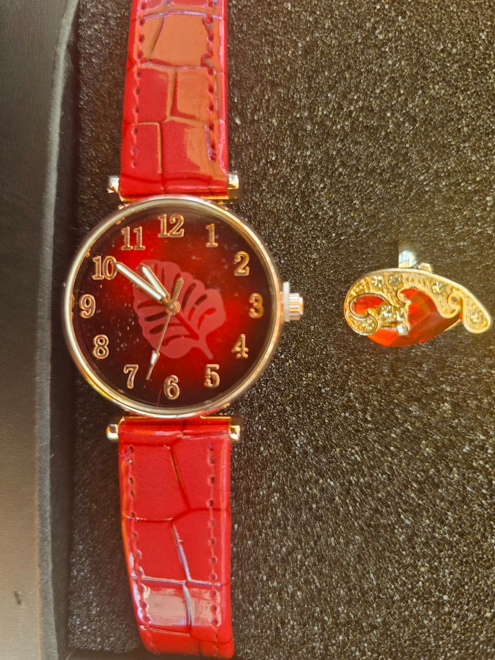 Altri gioielli: Schmuckset feuerrot mit Uhr – Nuovo e nell'imballaggio originale da Würenlos venduto da sul_cm8q 1
