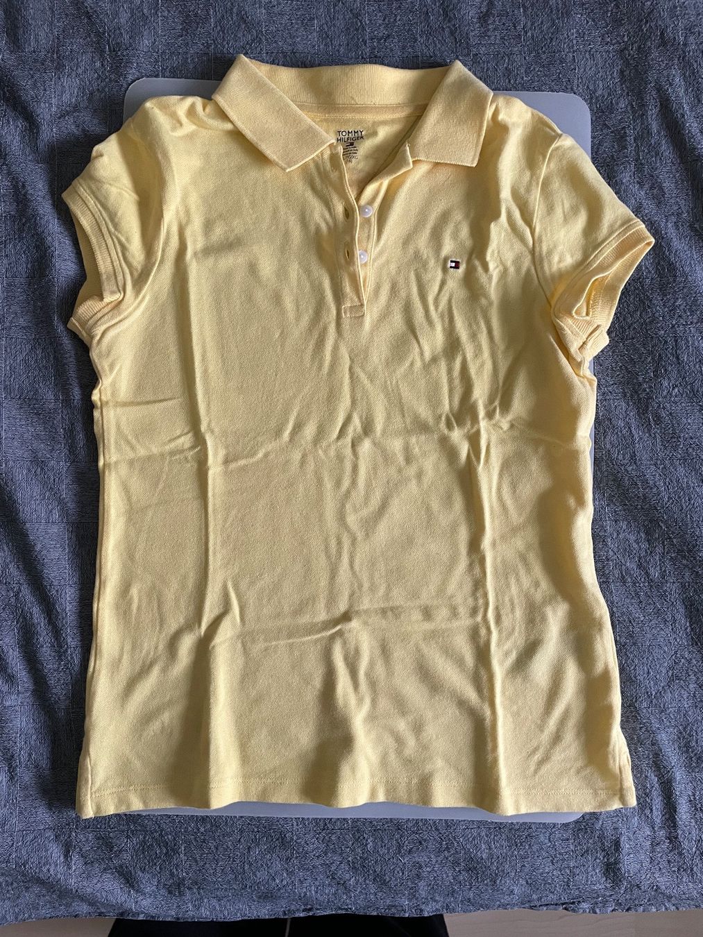 Tommy Hilfiger Camicette, T-shirt & Top: Polo jaune – Usato da Biel/Bienne venduto da lisalrh