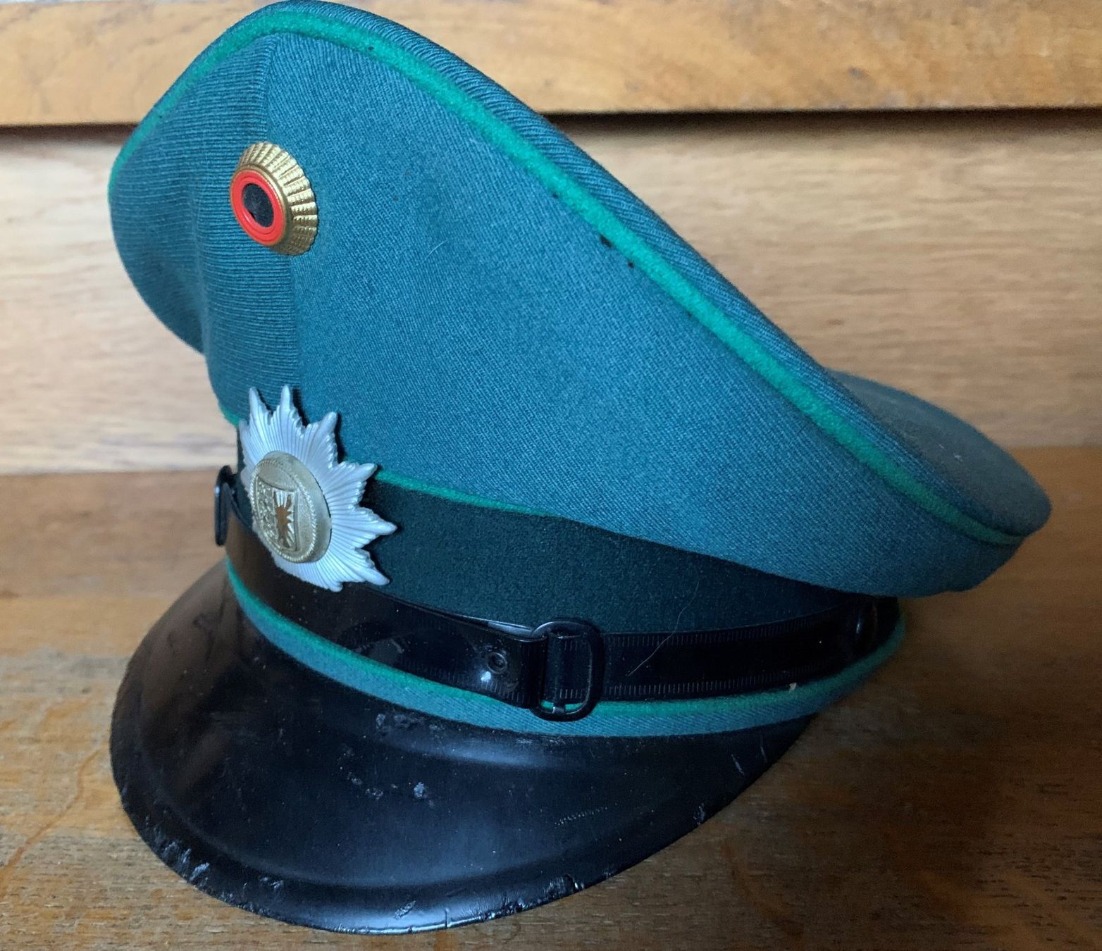 Uniformi: Uniformmütze Polizei Schleswig-Holstein – Usato da Volketswil venduto da zwitsch33