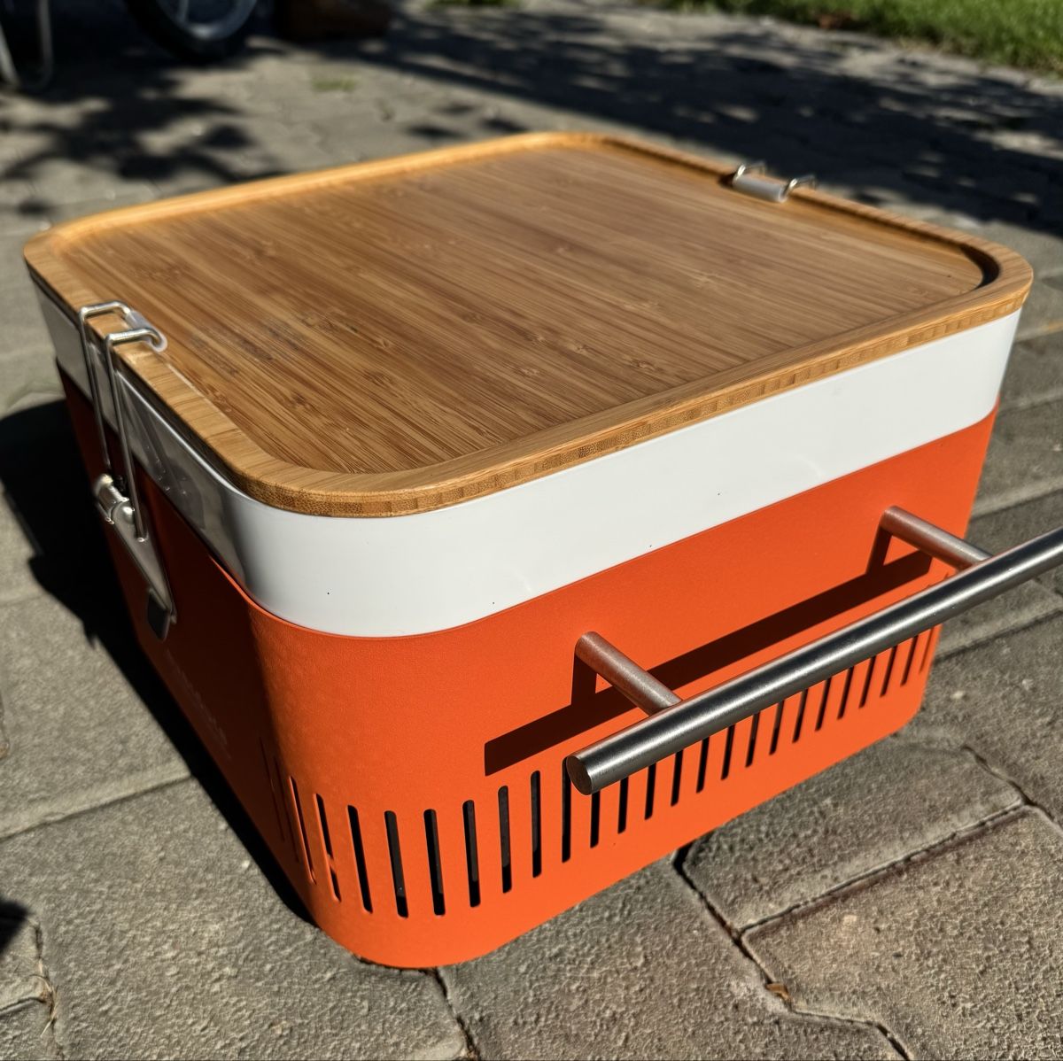 Grils: Everdure Holzkohlegrill Cube, Orange – D'occasion à Buchs LU par Sumpf_007 1