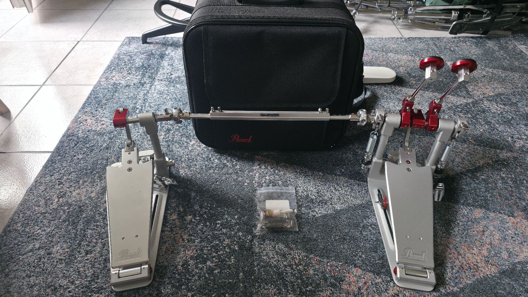 Strumenti musicali: DOUBLE PEDALE PEARL DEMON XR AVEC CASE – Usato da Thônex venduto da rom_w5qp 2