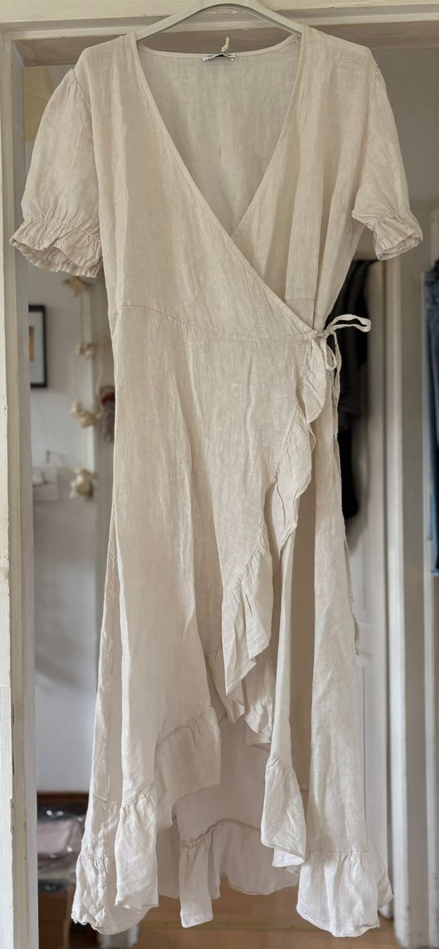 Robes: ROBE EN LIN! M – Neuf avec emballage d'origine à Locarno par NicoNion