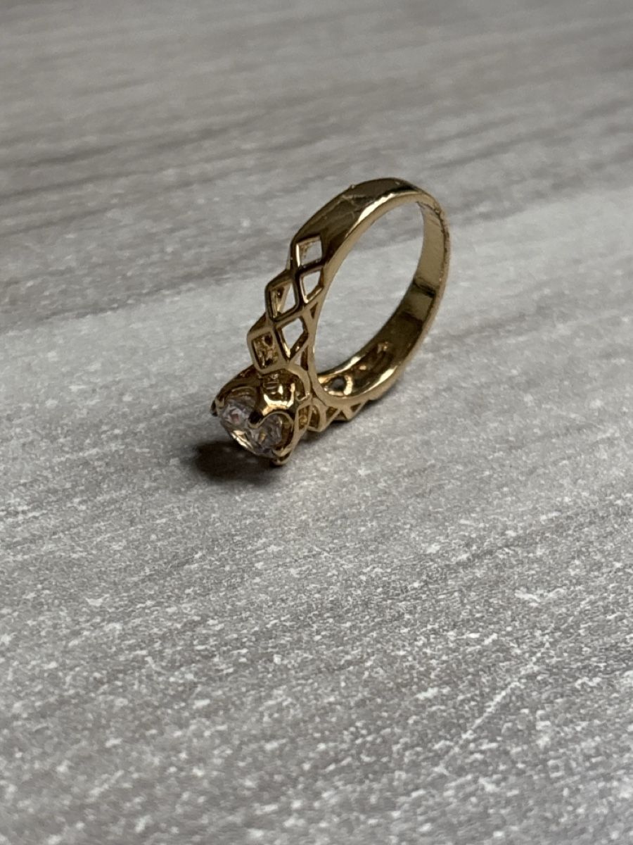 Anelli: Bague dorée avec pierre – Usato da Chêne-Bourg venduto da iva_6fxv 2