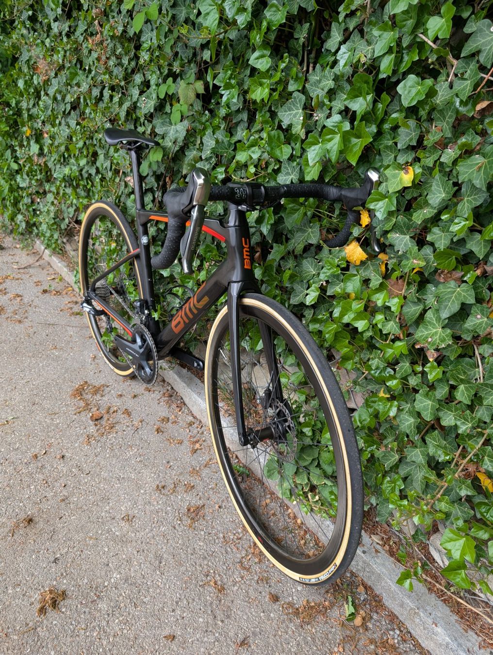 BMC Biciclette: BMC Roadmachine 01 - Vollcarbon, Ultegra Di2 – Usato da Geroldswil venduto da soalle 7