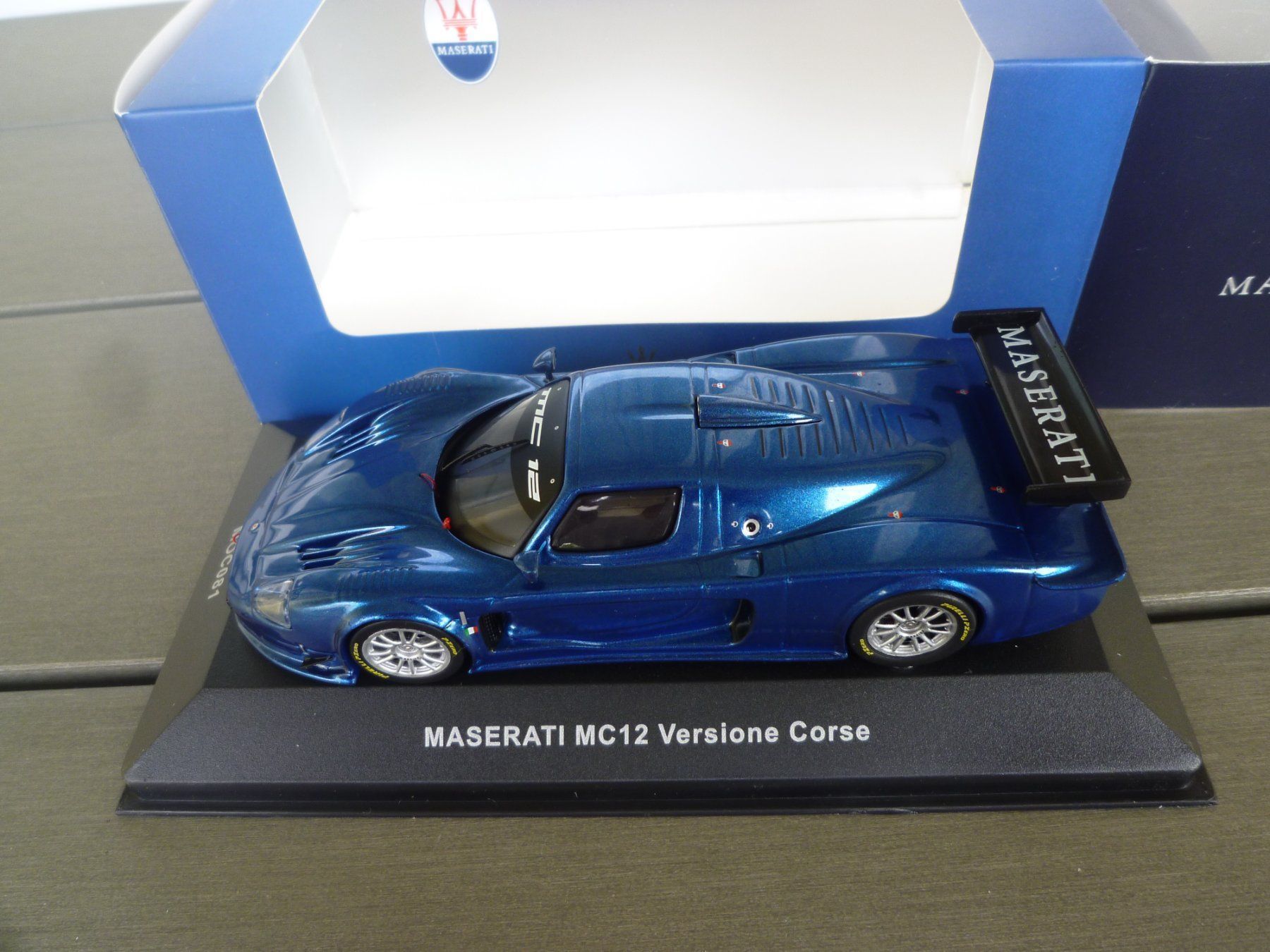 Maserati Modellini d'auto: Maserati MC12 Versione Corse – Nuovo e nell'imballaggio originale da Flawil venduto da Imperiosud 4