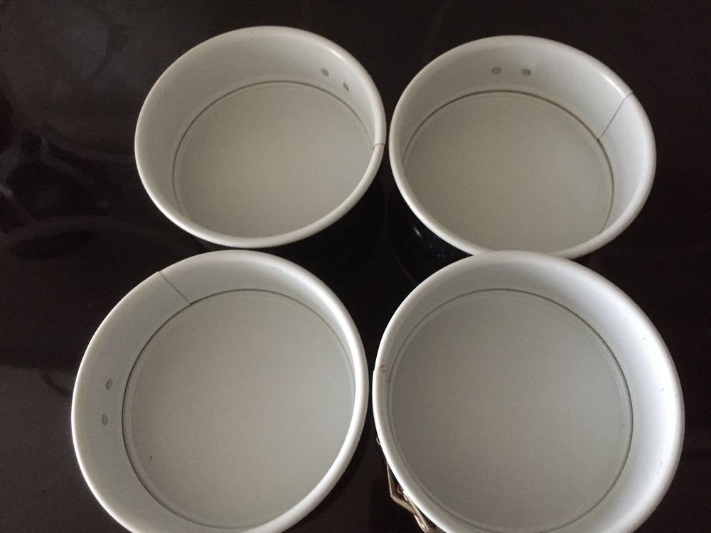 Betty Bossi Teglie da forno: 4 er Set Mini Springförmli Betty Bossi – Usato da Winterthur venduto da delfin1314 1