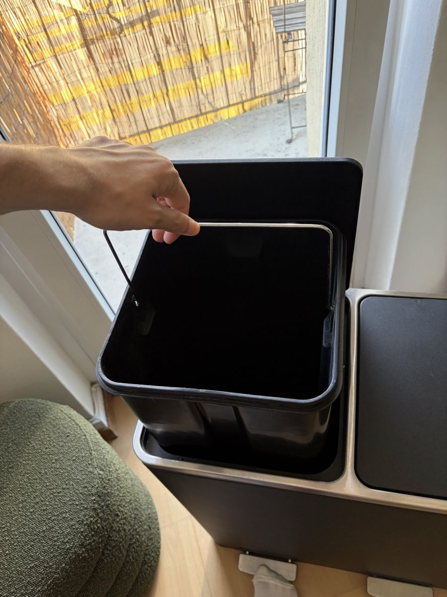 Poubelles: Trenn-Abfalleimer schwarz zwei Fächer – Neuf (Voir description) à Zürich par kis_8g7j 5