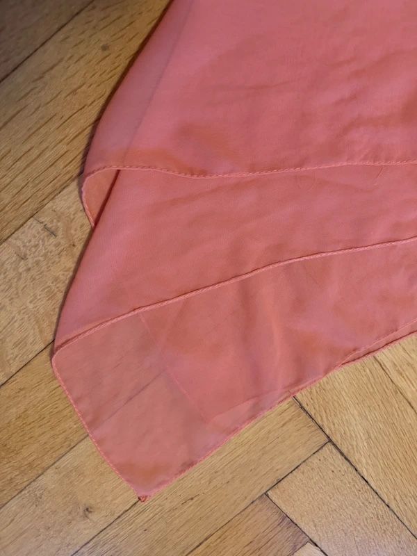 H&M Costumi da bagno & Bikini: Paréo rose H&M taille unique – Usato da Lausanne venduto da Stephaniesdressing 2