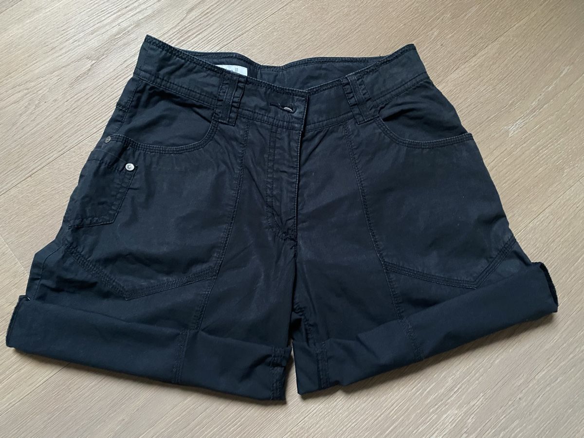 C&A Pantaloni: Schwarze Shorts Marke C&A Grösse 34 – Usato da Winkel venduto da Flyhy2020 4