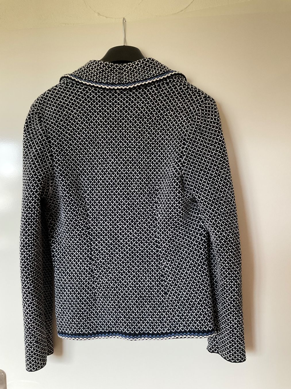 Escada Giacche: Escada  Strickjacke, Grösse 38, Top Zustand – Usato da Regensdorf venduto da sina072 1