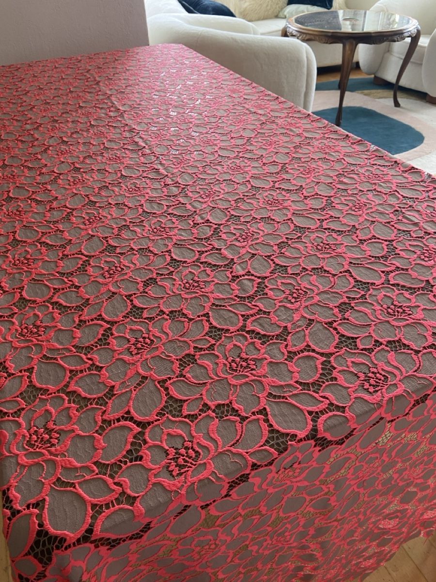 Autre linge de table: Rosa Blumen-Tischdeckenstoff – Neuf avec emballage d'origine à Kriens par Gallery-Vimala 1