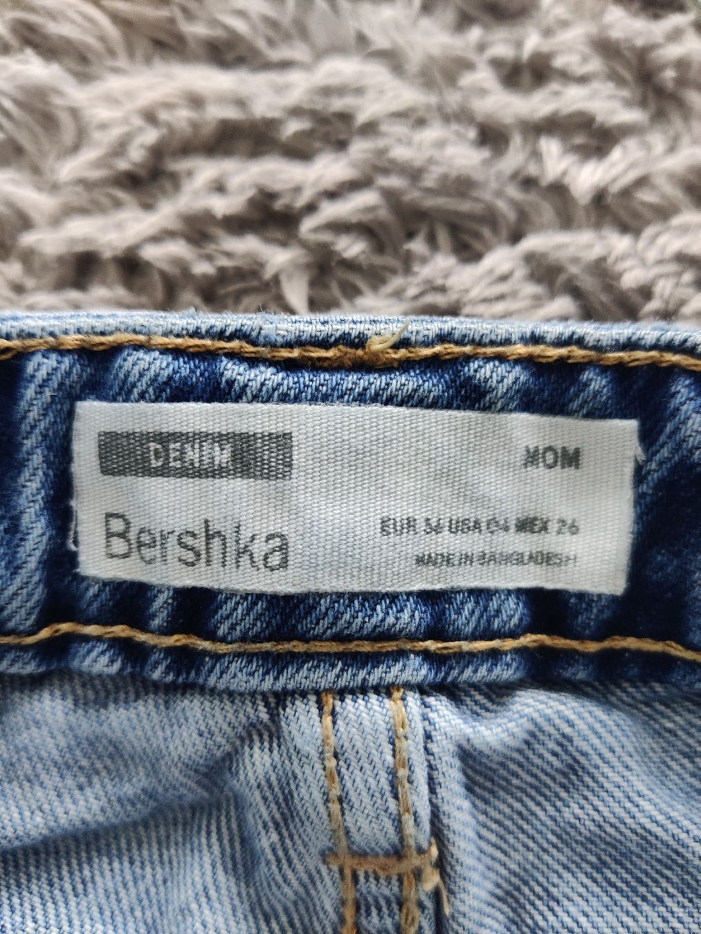 Bershka Jeans: Bershka Mom Jeans – Usato da Pieterlen venduto da Saemelili 2