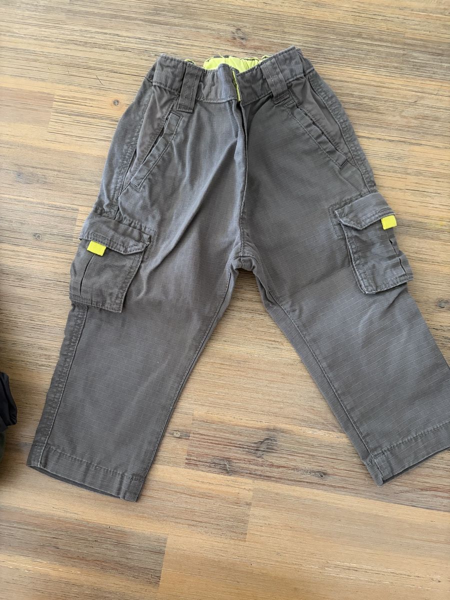 Lotti & Set di vestiti: Lot de 7 pantalons taille 80  – Usato da Sion venduto da Nelsonkatz 2