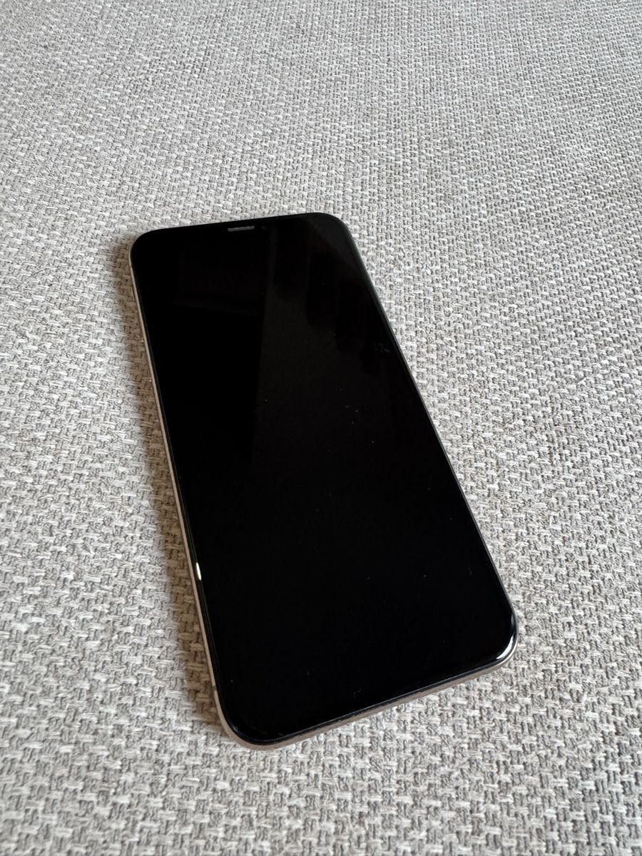 Apple Portables: Apple iPhone XS – Défectueux à Zürich par MHW23