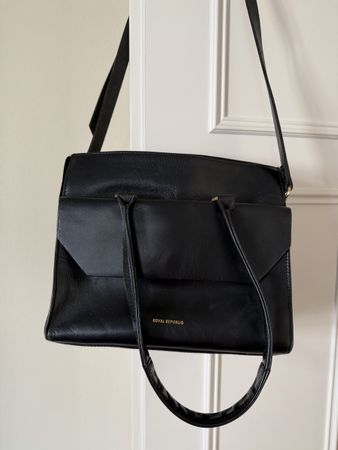 Tasche Leder schwarz Marke Royal Republic Damen Handtasche