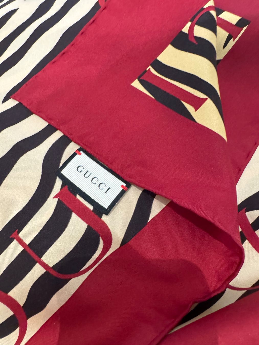 Gucci Foulard & Sciarpe: GUCCI SEIDENTUCH / SCHAL – Nuovo (secondo la descrizione) da Schwyz venduto da bofb 1