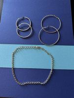 Ohrring-Set mit Kette, silberfarben