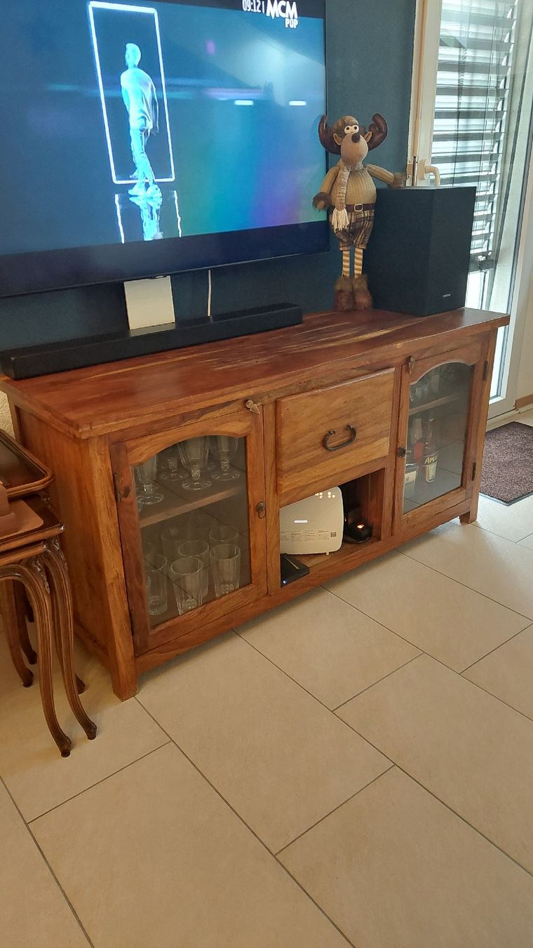 Cassettiere: Meuble commode TV en bois massif – Usato da Dompierre FR venduto da AlexTanno