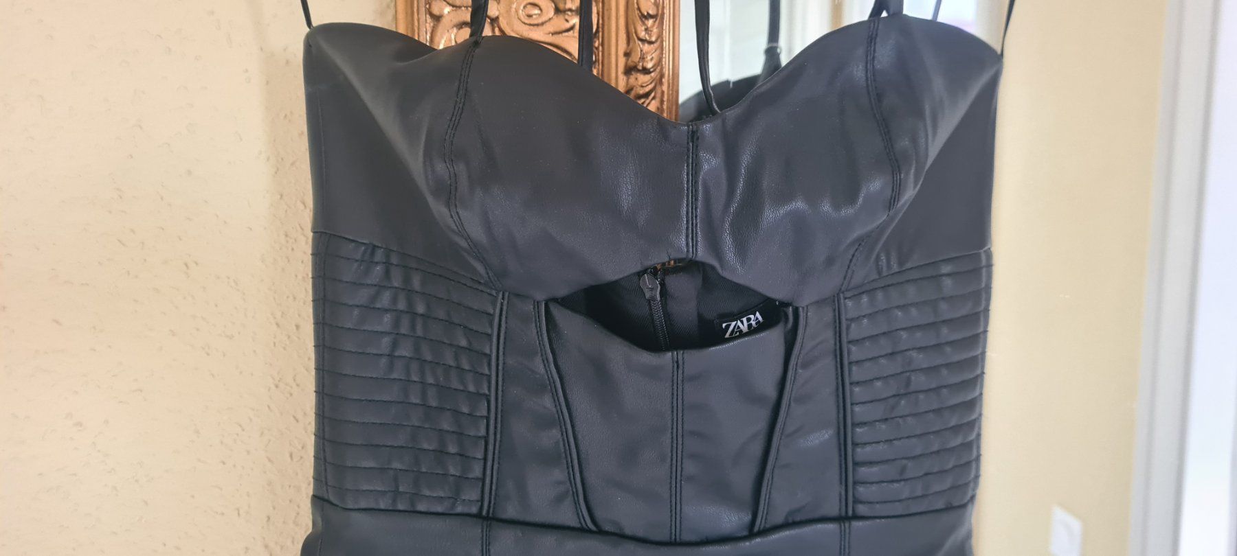 Zara Vestiti: Langes Zara Kleid mit Seitenschlitz Kunstleder – Usato da Allschwil venduto da Virgo 2