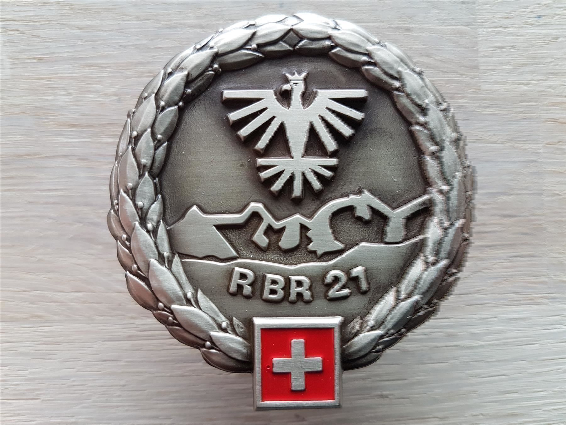 Uniformi: Béret Emblem R Br 21 Br Red 21 Reduit – Usato da Erlinsbach venduto da S700