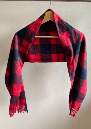 Schal / Tuch aus 100% Lammwolle