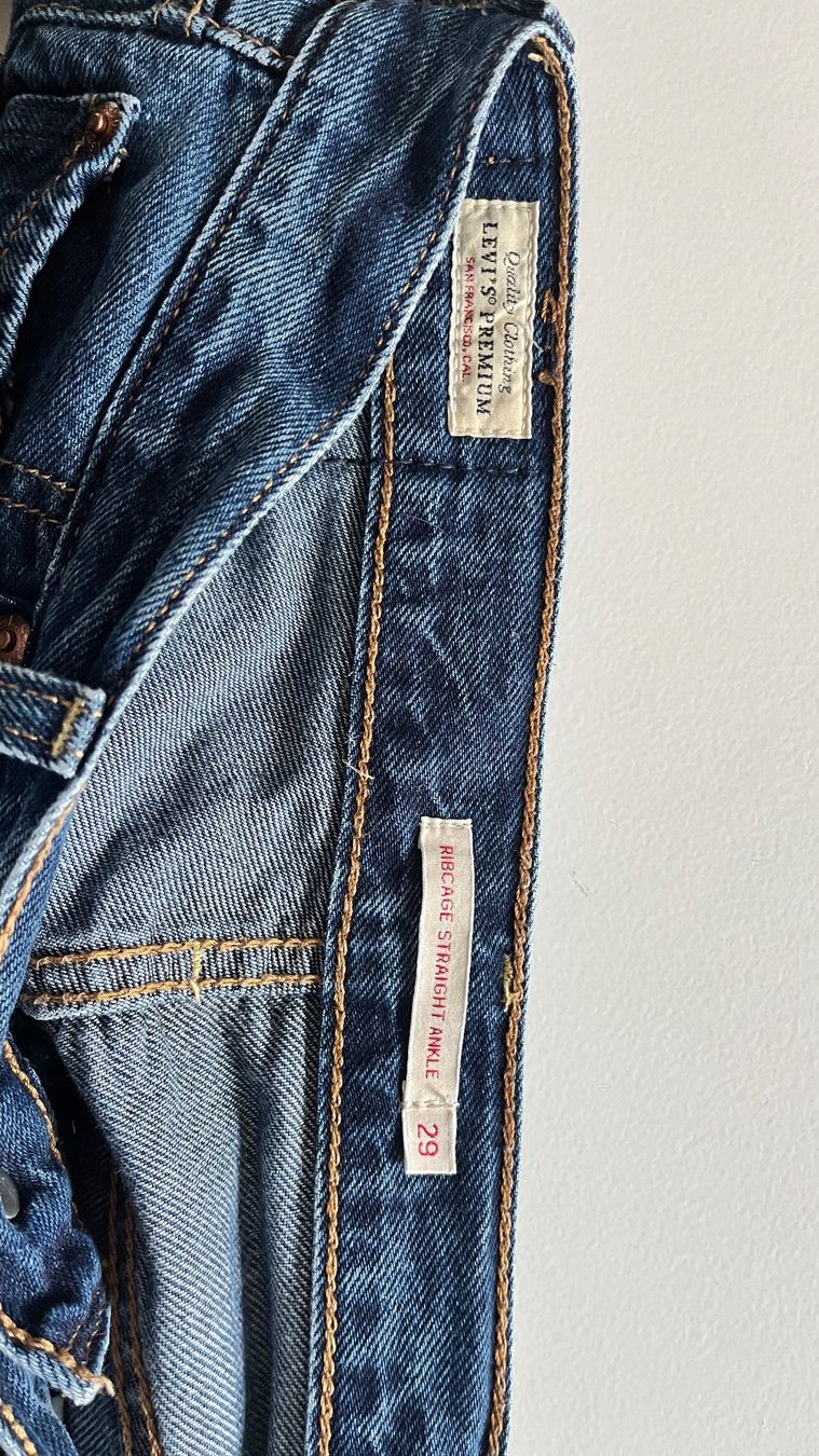 Levi's Jeans: Original Levi's Jeans, Straight Leg – Usato da Zollikofen venduto da _Calanthea_ 3