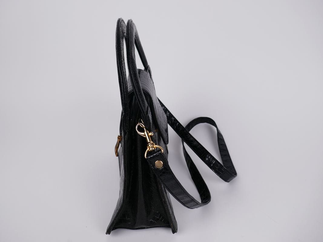Taschen für Damen: schwarze Tasche – Gebraucht aus Urtenen-Schönbühl von Restwert_Schoenbuehl 3