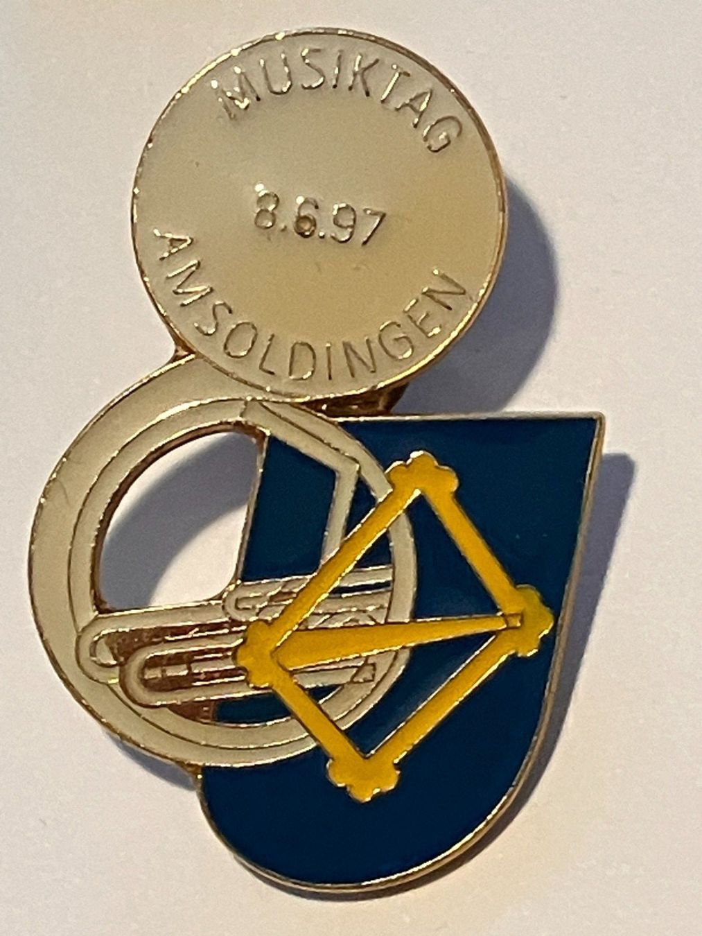 Plaketten & Abzeichen: 1 Pin Musiktag Amsoldingen 1997 – Gebraucht aus Basel von djwwpp