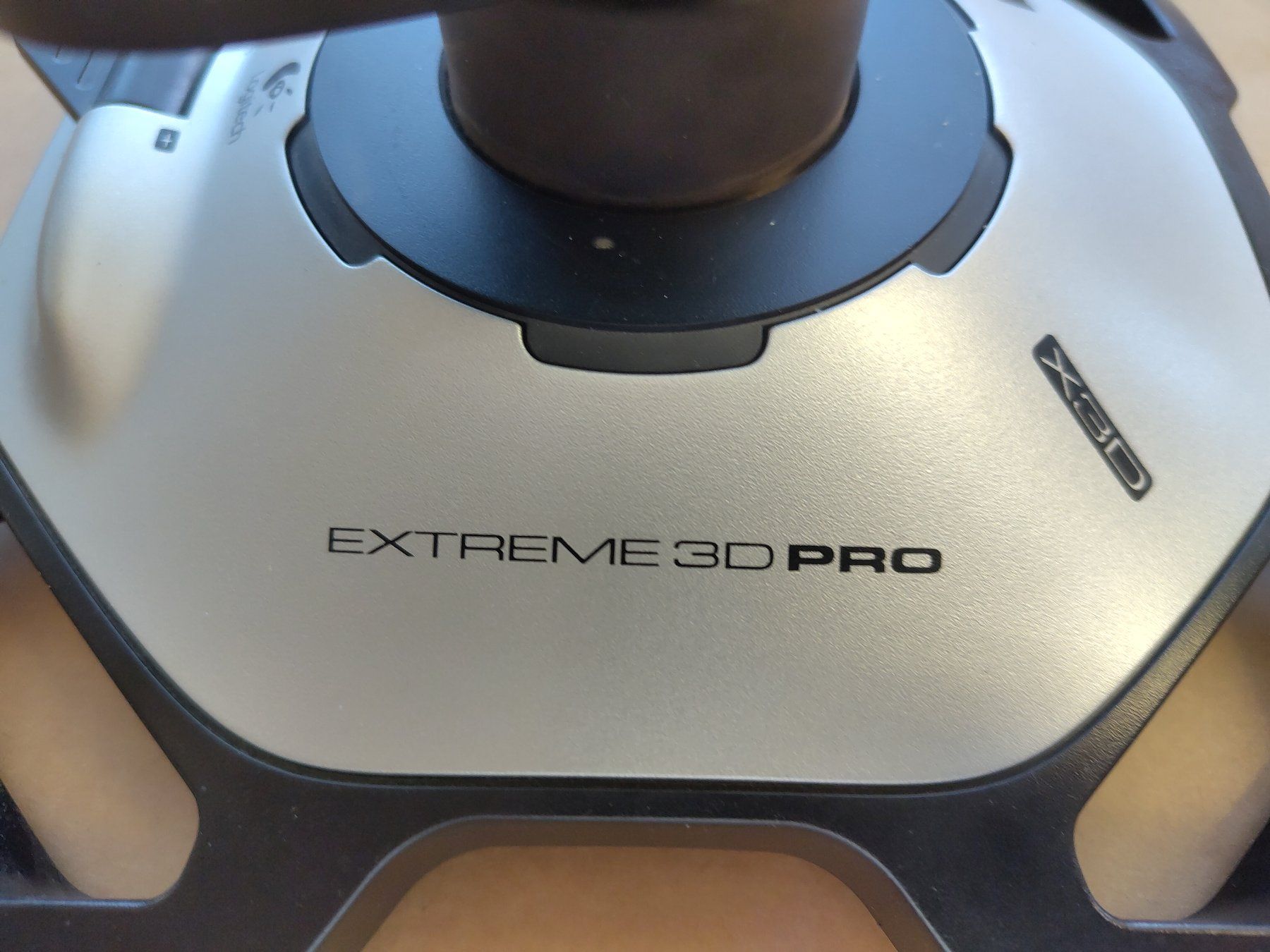 Logitech Controller: Logitech Extreme 3D Pro Joystick - Der Klassiker – Usato da Unterkulm venduto da klarton 3