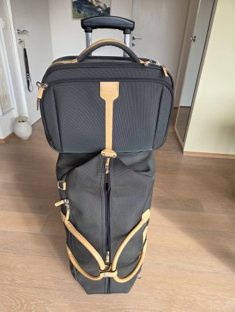 Vierteiliges Vintage (Safari-) Reisegepäck für Sie und Er