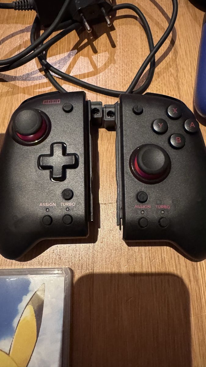 Nintendo Console: Nintendo Switch mit Zubehör Pokémon  – Usato da Wädenswil venduto da fabtastic 6