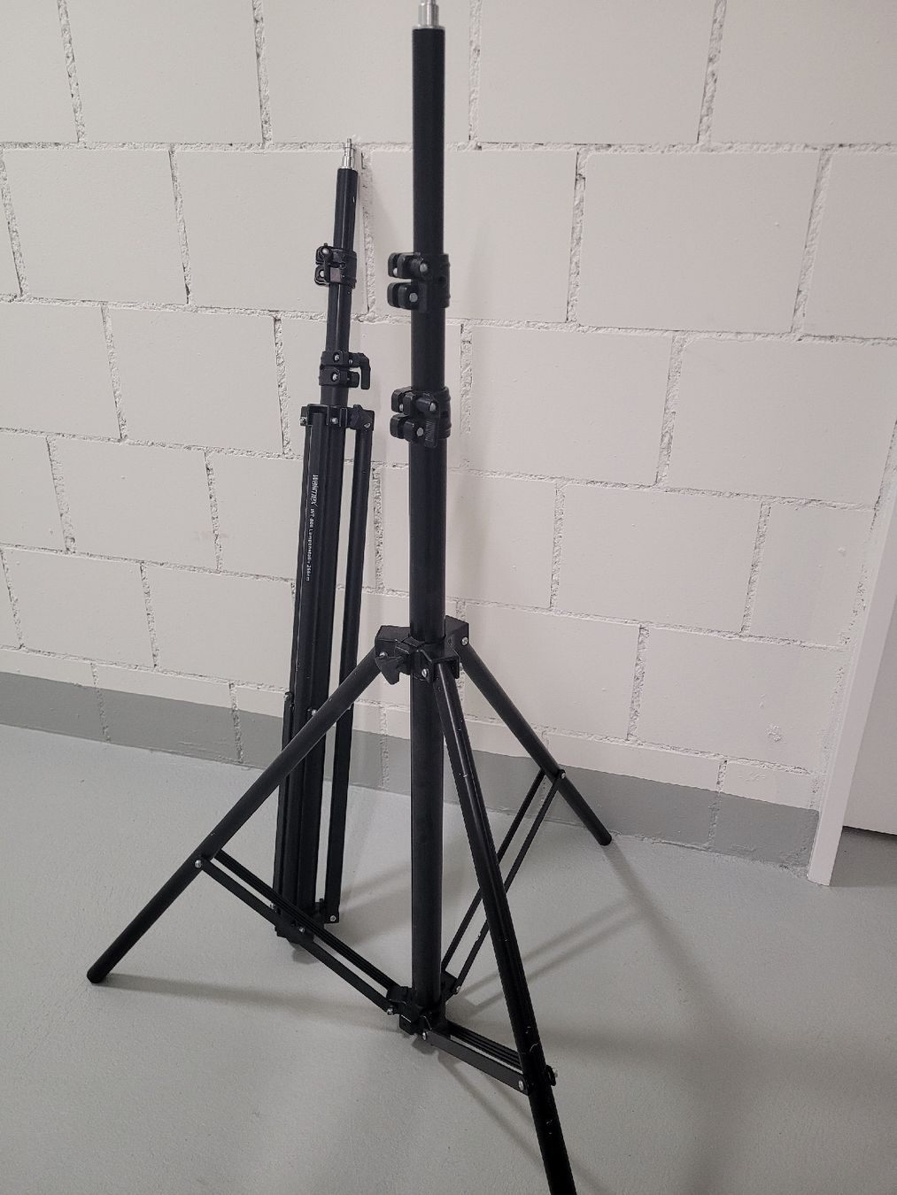 Treppiedi & Teste: Walimex WT-806 Lampenstativ 256cm – Usato da Beinwil am See venduto da dca_vg5p 1