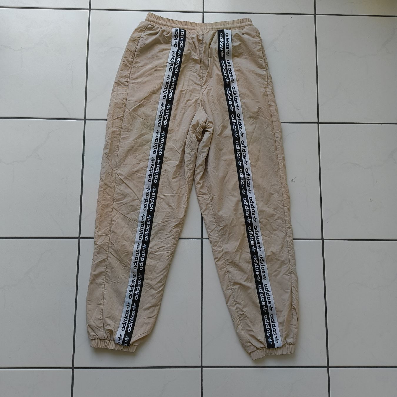 Adidas Completi & Tailleur: Adidas Trainingsanzug, Crop Jacke, Grösse US S – Usato da Uitikon Waldegg venduto da PJLS1 1