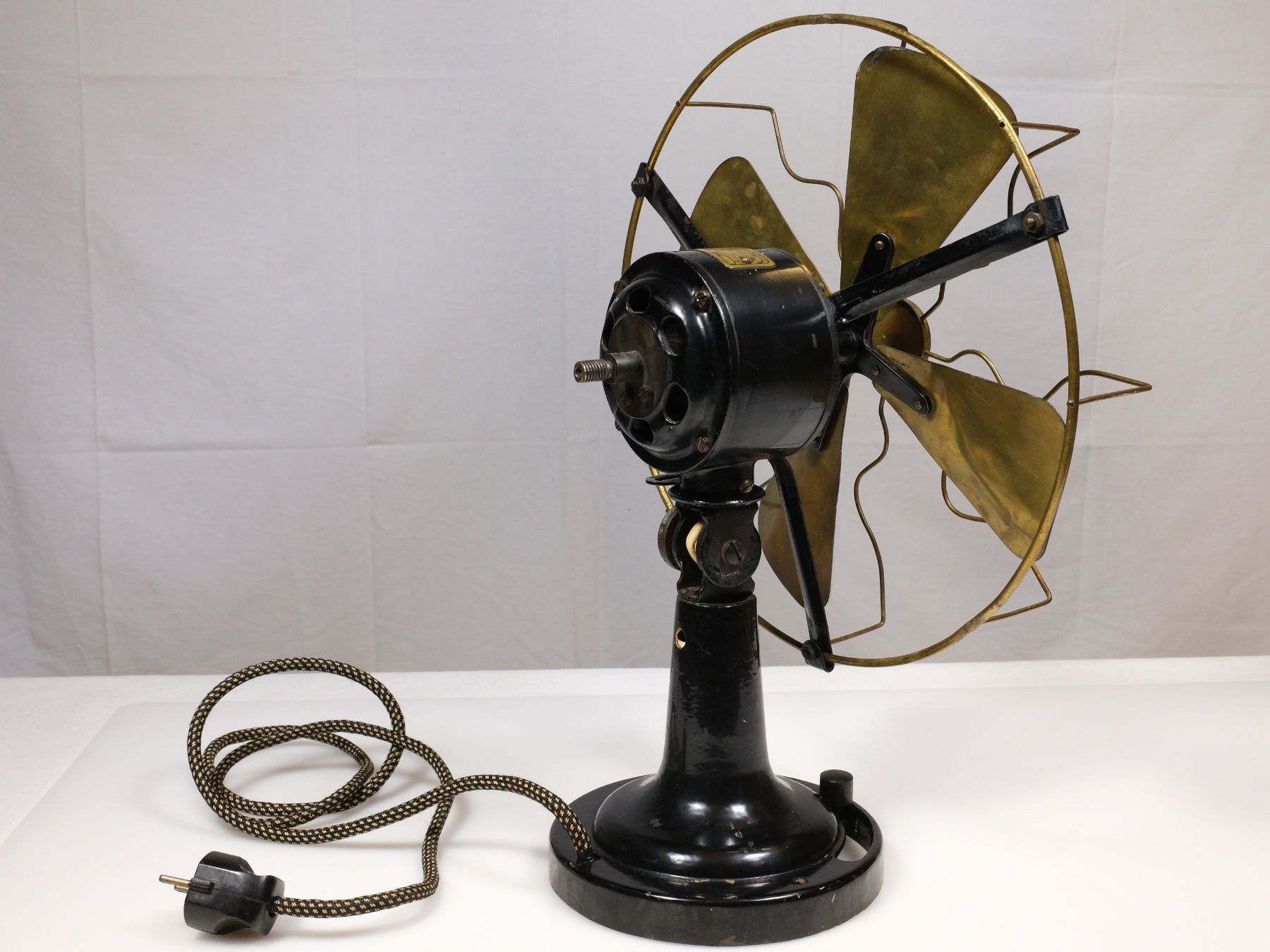 Ventilateurs: Antiker Ventilator Dr. ML, Max Levy Berlin N.65, Type 2518 – Défectueux à Lobsigen par Markus_Haenggi_Bern 4