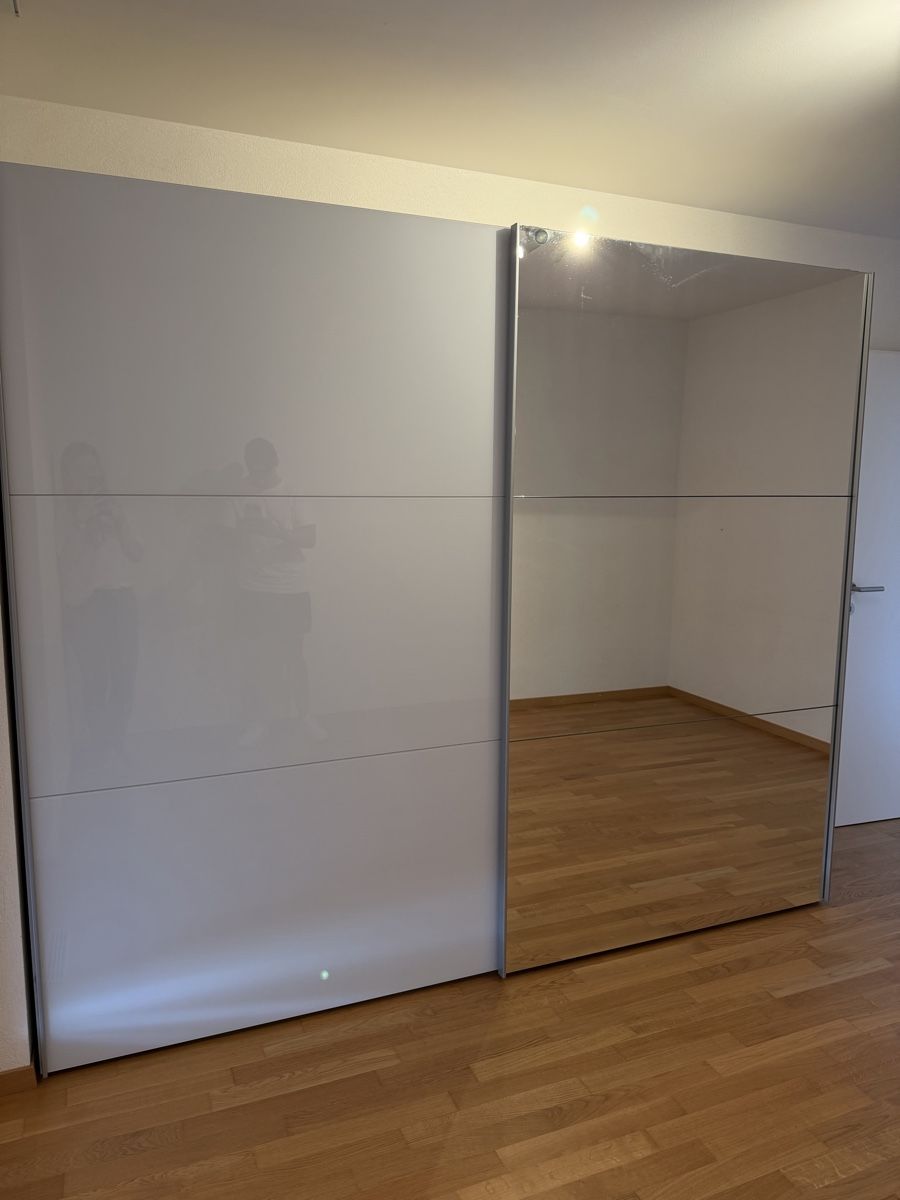 Armadi: Schwebetürenschrank mit Spiegel – Usato da La Tour-de-Peilz venduto da HOTMI00 2