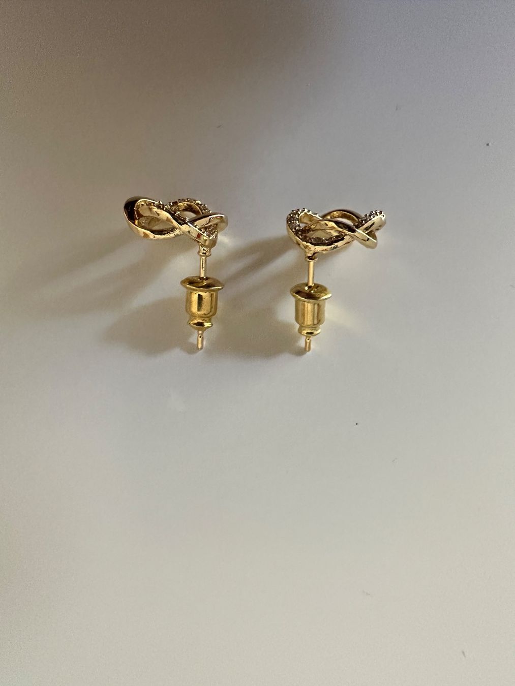 Orecchini pendenti & Orecchini a lobo: Goldene knotenform Ohrstecker – Usato da Adliswil venduto da kik_9xns 2