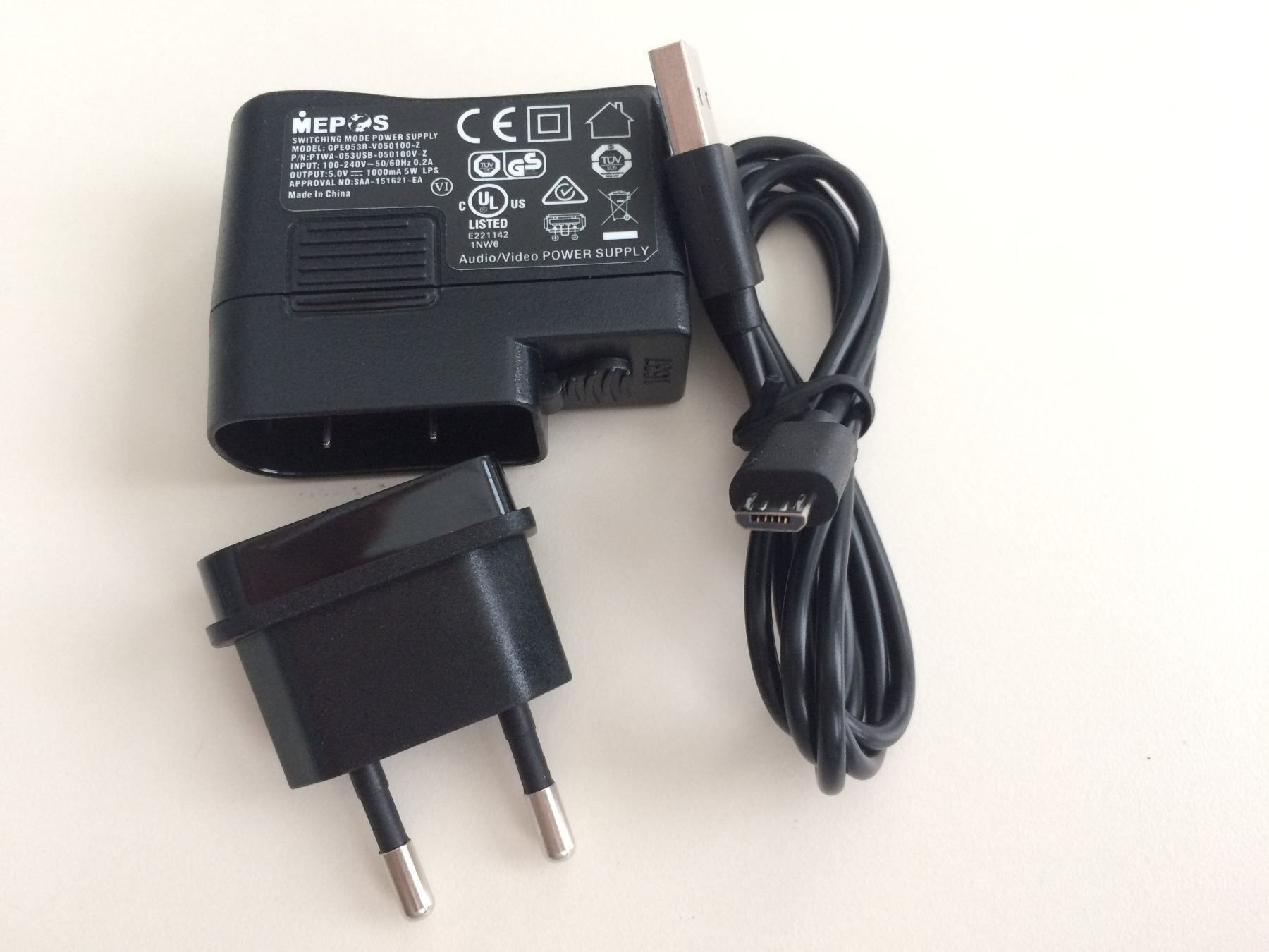 Caricabatterie: Netzteil Mini USB 5V mit USB Ladekabel – Nuovo e nell'imballaggio originale da Hünenberg venduto da Electron0 1