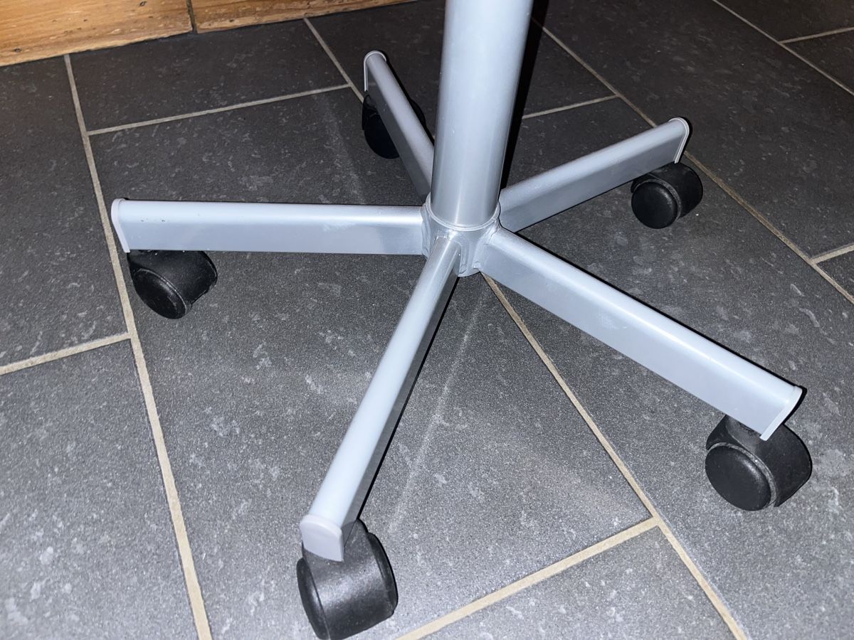 Ikea Sedie: Ikea Kinder Bürostuhl – Usato da Herzogenbuchsee venduto da mar_ghx2 1