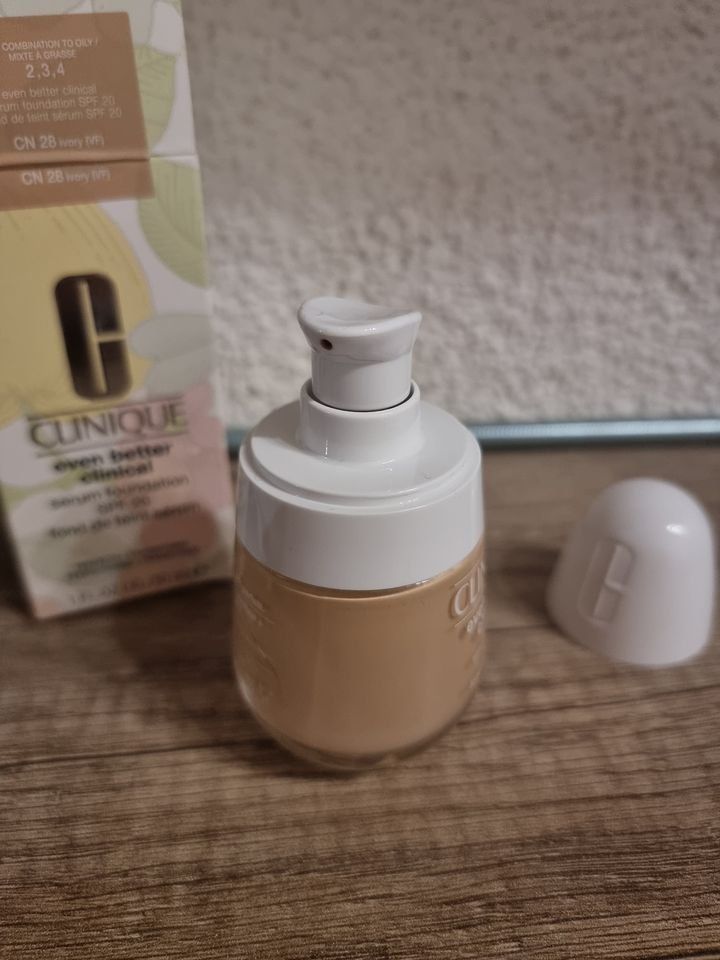 Clinique Make-up: CLINIQUE Serum Foundation CN28 – Nuovo e nell'imballaggio originale da Schübelbach venduto da chinchilla84 2